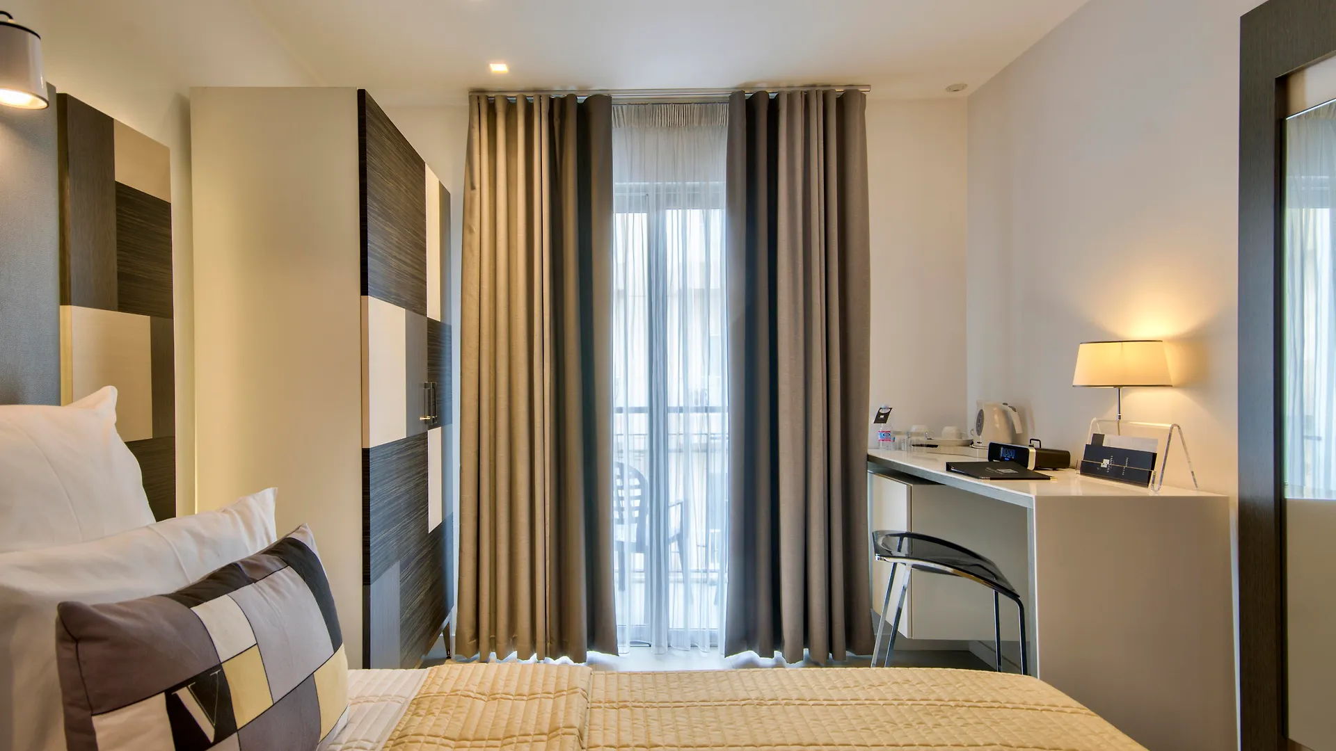 Hotel Valentina Saint Julian's